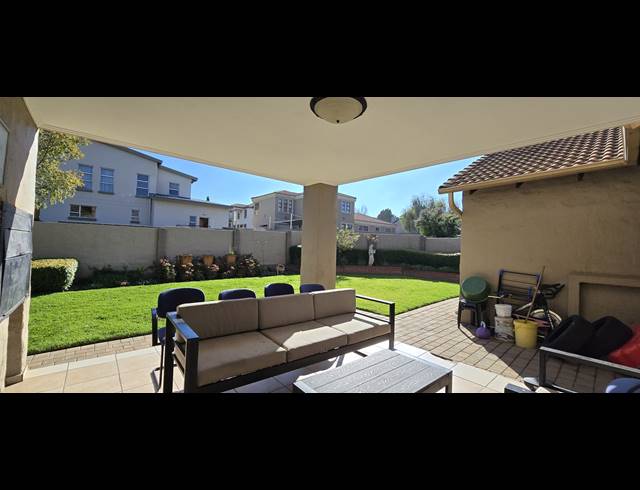 4 BEDROOM HOUSE FOR SALE IN ROOIHUISKRAAL NORTH